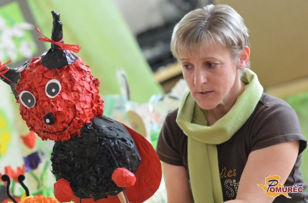 FOTO in VIDEO: V Turnišču vzgojiteljici otrokom pripravili lutkovno predstavo